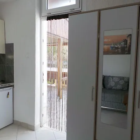 Appartement Studio In 34516 Novi Vinodolski